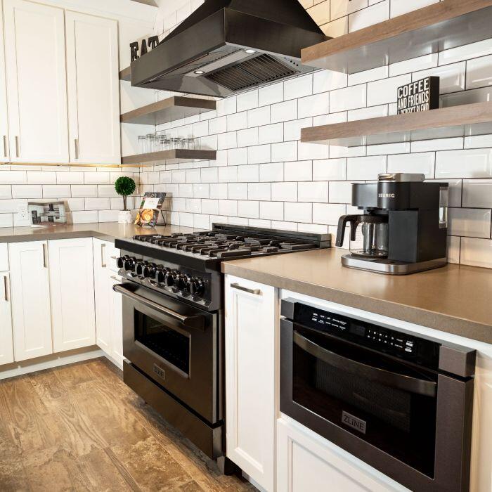 ZLINE 36 in. Professional Gas Burner/Electric Oven in Black Stainless Steel with Brass Burners